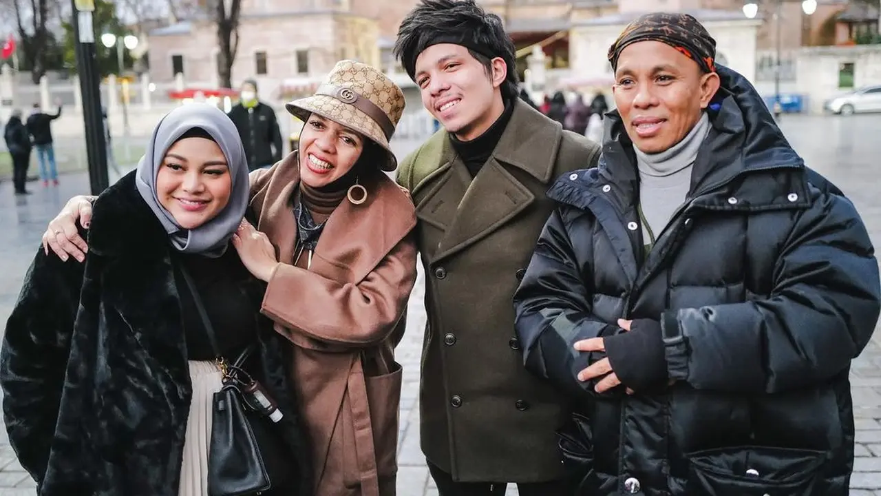 6 Momen Pertemuan Aurel Hermansyah dengan Keluarga Atta Halilintar, Haru Bahagia