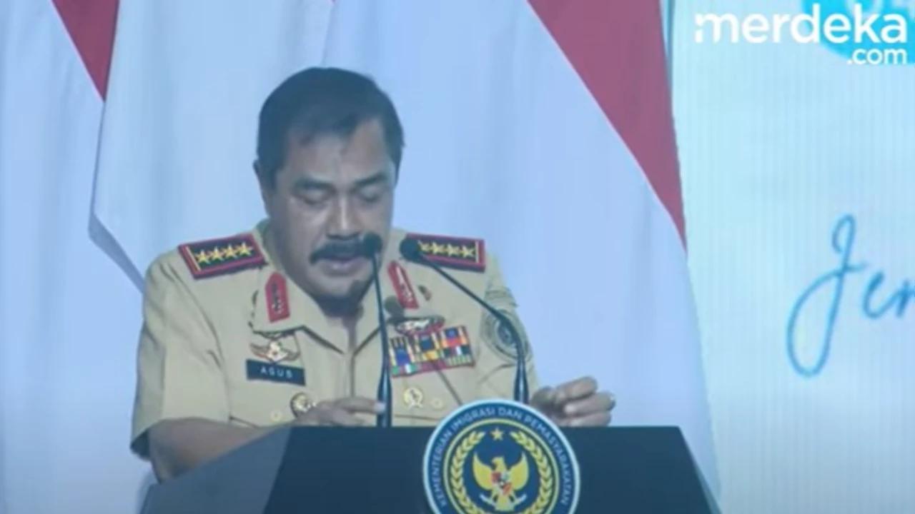 VIDEO: Momen Suara Jenderal Agus Bergetar Tahan Tangis Hingga Tertunduk "Saya Cuma Numpang Lewat!"