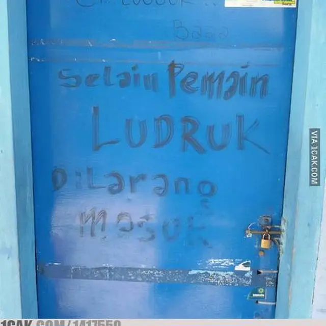 7 Tulisan Peringatan di Pintu Ini Bikin Geleng Geleng