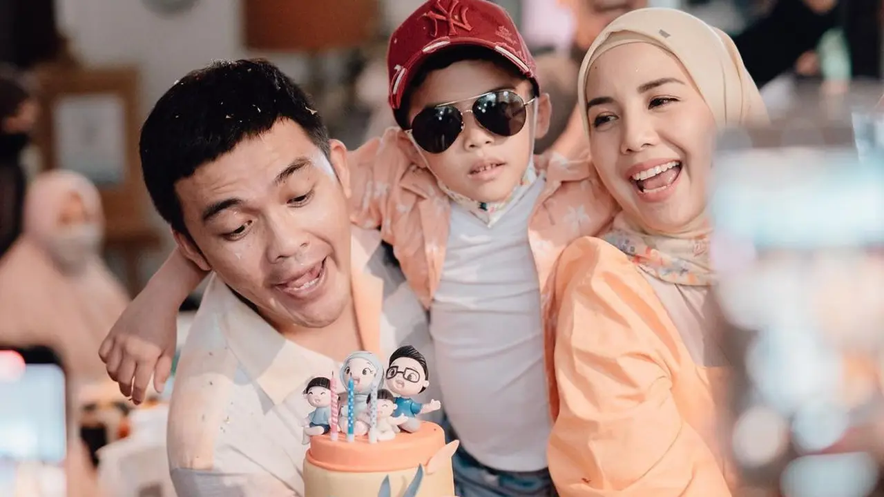 Beri Kejutan, Ini 7 Momen Seru Ulang Tahun Irfan Ratinggang Suami Tya Ariestya
