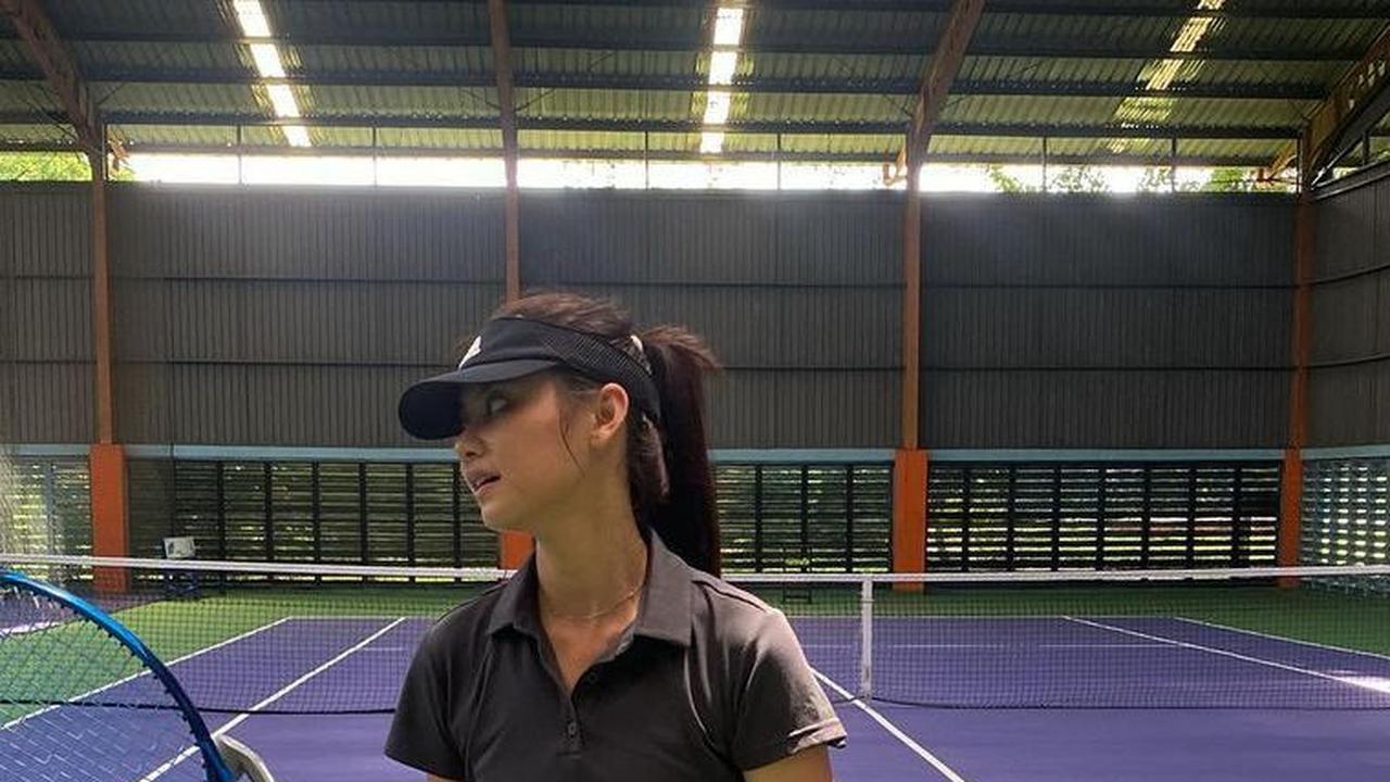 Demi mengasah skill bermainnya, Gege melakukan latihan di lapangan indoor maupun outdoor