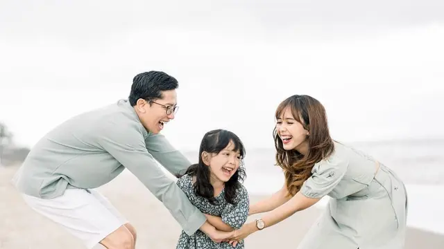 Vier Moments (Istimewa)