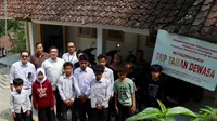 Dari Anyaman Bambu, Sulastri Menjaga Mimpi Anaknya