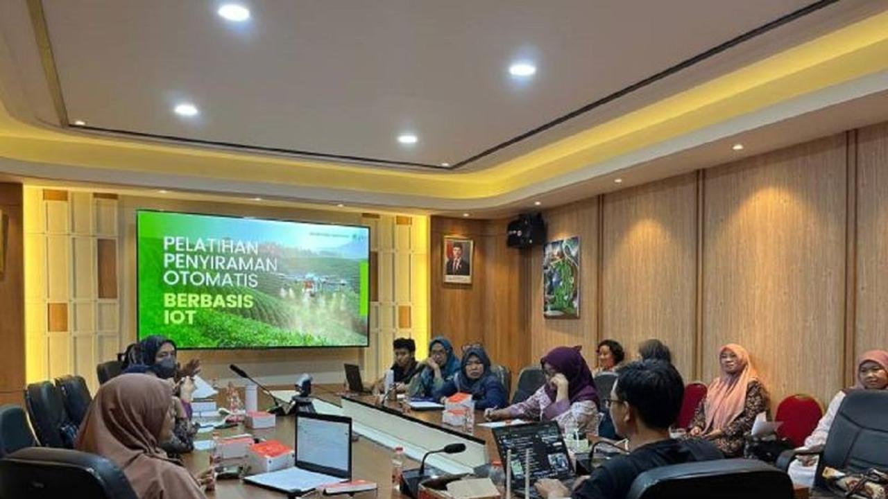 DKP Tangerang Latih KWT Penyiraman Otomatis IoT, Perkuat Ketahanan Pangan Perkotaan