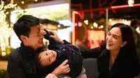 Naik Vespa sampai Rapi-Rapi Mainan, Intip Keseruan Anak Shandy Aulia Jalani Karantina
