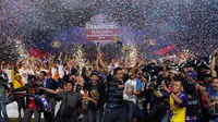 Arema Cronus sukses meraih gelar Torabika Bhayangkara Cup setelah mengalahkan Persib Bandung dengan skor 2-0 di Stadion Utama Gelora Bung Karno, Minggu (3/4/2016). (Foto: Helmi Fitriansyah/Liputan6.com)