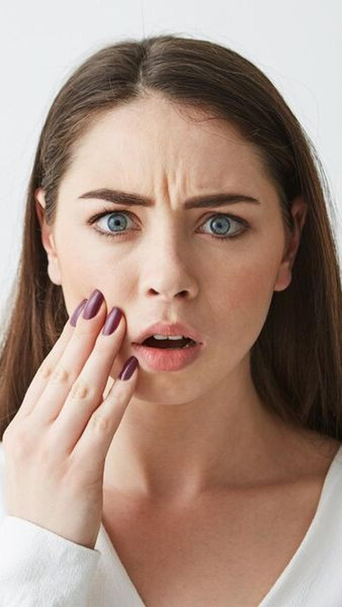 Dengan berbagai pilihan produk skincare yang tersedia, Anda dapat menemukan metode yang paling cocok untuk menghilangkan komedo sesuai dengan jenis kulit dan kebutuhan Anda.