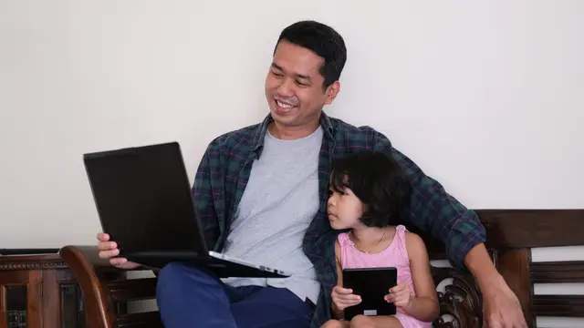 3 Tips bagi Para Orangtua untuk Atasi Burnout saat Dampingi Anak Belajar Daring