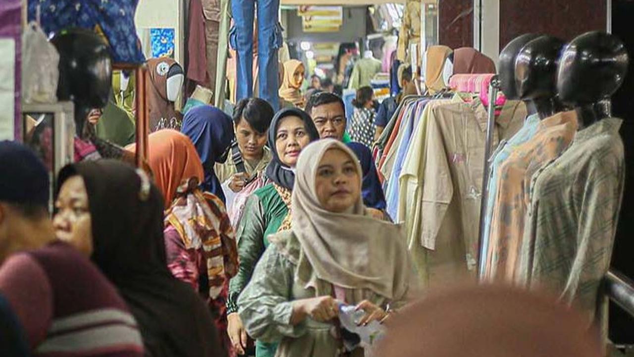 FOTO: Suasana Terkini Pasar Tanah Abang Usai Tiktok Shop Ditutup