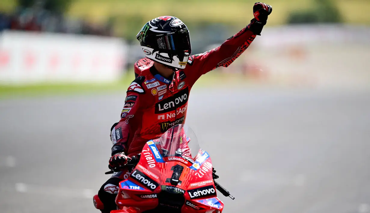 Kemenangan ini menjadi yang pertama bagi Francesco Bagnaia pada ajang Sprint Race MotoGP. (Marco BERTORELLO/AFP)
