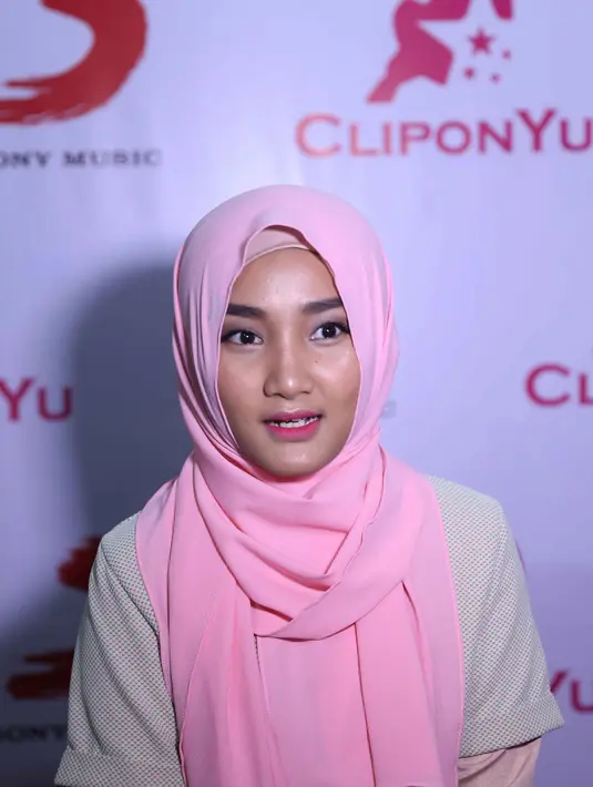 "Sekarang semester 3 mau ke semester 4. Kebetulan di jurusan yang semua punya passion yang sama. Jadinya ketemu teman yang seru-seru," ujarnya. (Nurwahyunan/Bintang.com)