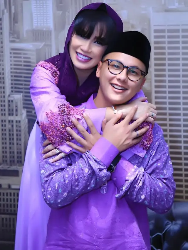 Selalu Harmonis, Ini 6 Potret Andhika Pratama dan Istri saat Pakai Baju Kembar