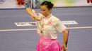 Atlet Wushu asal Kazakstan, Diana Traize saat beraksi, pada Kejuaraan Dunia Wushu 2015 di Istora Senayan, Jakarta, Minggu(15/11/2015). (Bola.com/Nicklas Hanoatubun)
