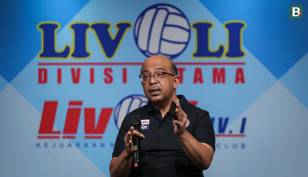 <p>Ketua III Bidang Kompetisi dan Pertandingan PP. PBVSI, Hanny S. Surkatty memberikan keterangan saat konferensi pers Livoli 2022 yang berlangsung di Hall Senayan City, Jakarta, Rabu (21/09/2022) sore WIB. (Bola.com/Bagaskara Lazuardi)</p>