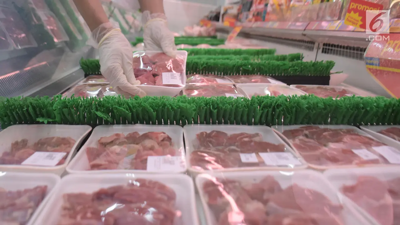 Foto Daging Beku di Supermarket