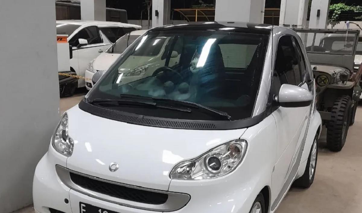 Tiga mobil tersebut yakni satu unit merk Honda CR-V model Jeep warna hitam metalik beserta satu buah kunci kontak.<br>