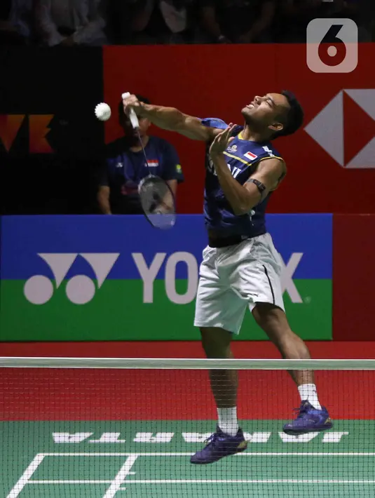 Setelah itu, mereka tak terbendung dan menenangkan set pertama dengan skor 21-12. (Liputan6.com/Herman Zakharia)