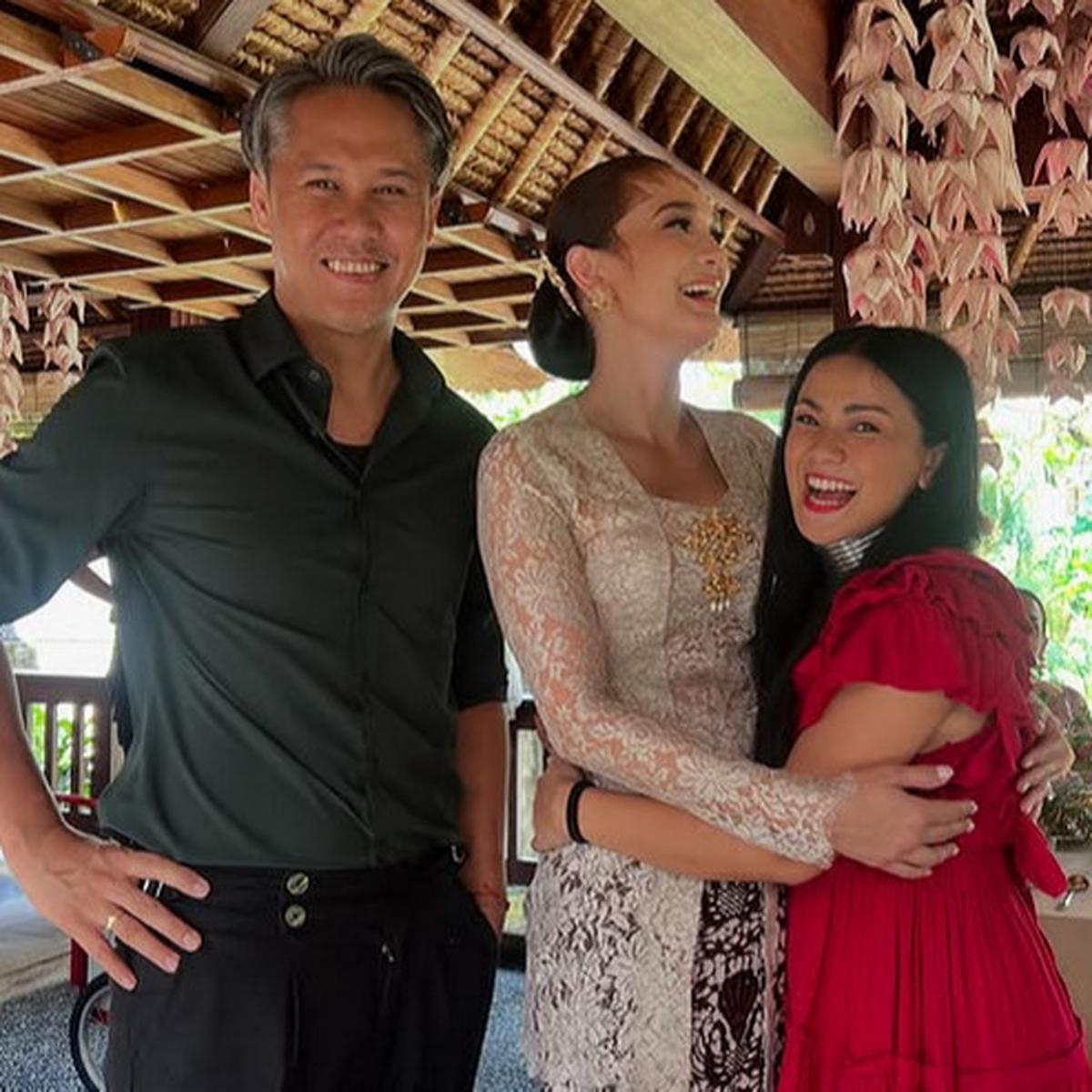 Nirina Zubir Burn Out, Akui Berat Hadiri Siraman Luna Maya dan Maxime Bouttier - Tak Ada Baju yang Pantas