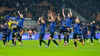 Para pemain Inter Milan melakukan selebrasi usai mengalahkan Atalanta pada pertandingan sepak bola perempat final Coppa Italia di Stadion San Siro, Milan, Italia, 31 Januari 2023. Inter Milan menang 1-0 atas Atalanta dan berhasil melaju ke semifinal Coppa Italia. (AP Photo/Antonio Calanni)