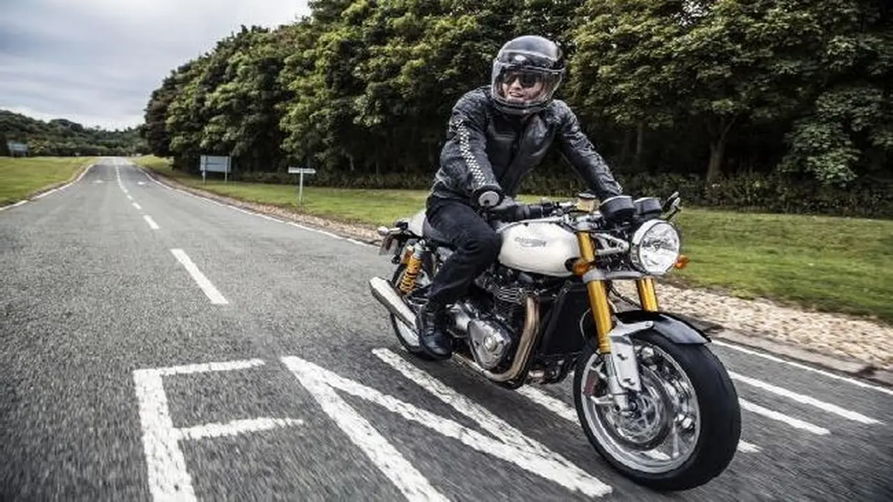 Pilihan Warna Baru 4 Senjata Baru Triumph Retro (Foto: Visordown)