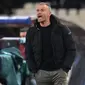 Luis Enrique pun beralasan, ia amat terkesan dengan penampilan ciamik David Raya yang mampu mengangkat performa Brentford sebagai tim promosi musim ini di Liga Inggris dan ingin mencobanya di Timnas Spanyol. Meskipun eksperimennya harus memakan korban David De Gea. (AFP/Aris Messinis)