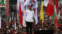 Capres nomor urut 01, Jokowi menggelar kampanye terbuka yang dihadiri ribuan pendukungnya di Stadion Sriwedari Solo, Selasa (9/4).(Liputan6.com/Fajar Abrori)