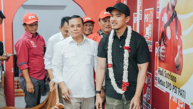 Ketua Umum Partai Solidaritas Indonesia (PSI) Kaesang Pangarep menyambangi Kabupaten Pati, di mana dia meresmikan Kantor Dewan Pimpinan Daerah PSI Pati.