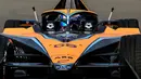 Pebalap Neom McLaren Formula E Team, Rene Rast memacu mobilnya saat sesi latihan bebas Jakarta E-Prix 2023 yang berlangsung di Jakarta Intenational E-Prix Circuit (JIEC), Ancol, Jakarta, Jumat (02/06/2023). (Bola.com/Bagaskara Lazuardi)