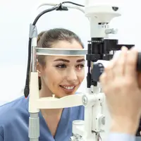 Beberapa tahapan ini harus dilakukan sebelum kamu mantap melakukan tindakan LASIK agar hasilnya maksimal tanpa efek samping di kemudian hari. (Foto dok: Freepik/stefamerpik).