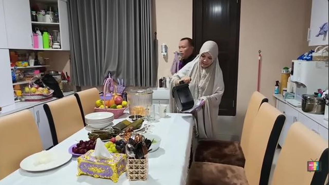 9 Potret Ruang Makan di Rumah Ayu Ting Ting Saat Sahur