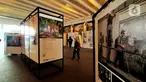 Pameran fotografi hari Hak Asasi Manusia Sedunia 2022 di Terowongan Kendal, Jakarta, Senin (5/12/2022). Pameran yang didukung oleh Komisi Nasional Hak Asasi Manusia (Komnas HAM) dan UNESCO ini menampilkan tujuh foto cerita yang dibuat oleh 7 fotografer di Indonesia Pameran berlangsung dari tanggal 5 hingga 9 Desember 2022. (Liputan6.com/Magang/Aida Nuralifa)