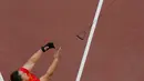 Atlet wanita lempar martil Cina, Wang Zheng beraksi di babak kualifikasi selama 15 IAAF World Championships di Stadion Nasional di Beijing, Cina, (26/8/2015). (REUTERS/Fabrizio Bensch)