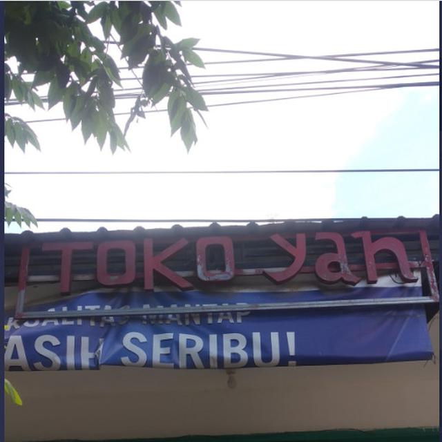 6 Tulisan Sok Asyik Orang Jualan Ini Kalimatnya Familiar, Bikin Senyum Tipis