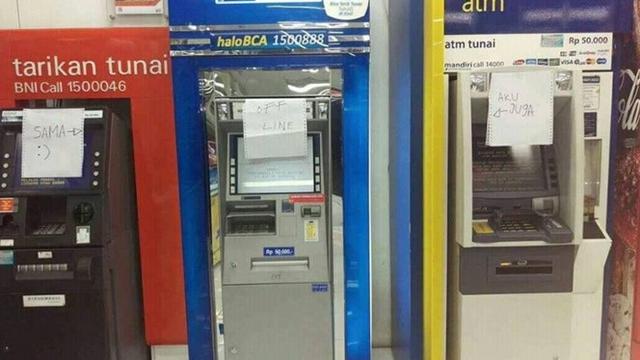 6 Tulisan di ATM Rusak Ini Bikin Geleng Kepala