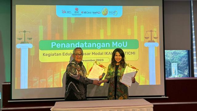 Penandatanganan MoU Kegiatan Edukasi Pasar Modal IKAHI dan TICMI, Rabu (13/12/2023). (Foto: Liputan6.com/Elga N)