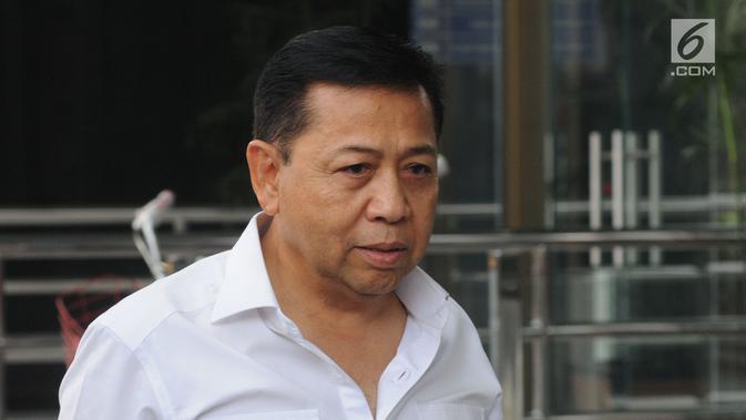 Terpidana kasus korupsi mega proyek KTP elektronik, Setya Novanto saat akan menjalani pemeriksaan di Gedung KPK, Jakarta, Selasa (27/8). Novanto diperiksa terkait dugaan suap proyek pembangunan PLTU Riau-1. (Merdeka.com/Dwi Narwoko)