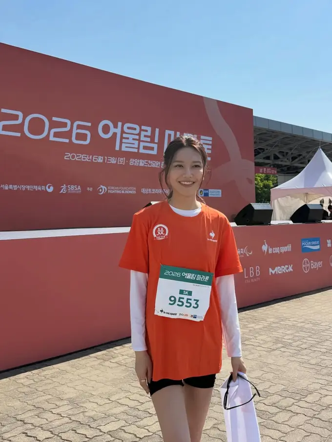 Perdana Muncul Setelah Kabar Putus, Penampilan Sooyoung SNSD saat Ikut Maraton Jadi Sorotan