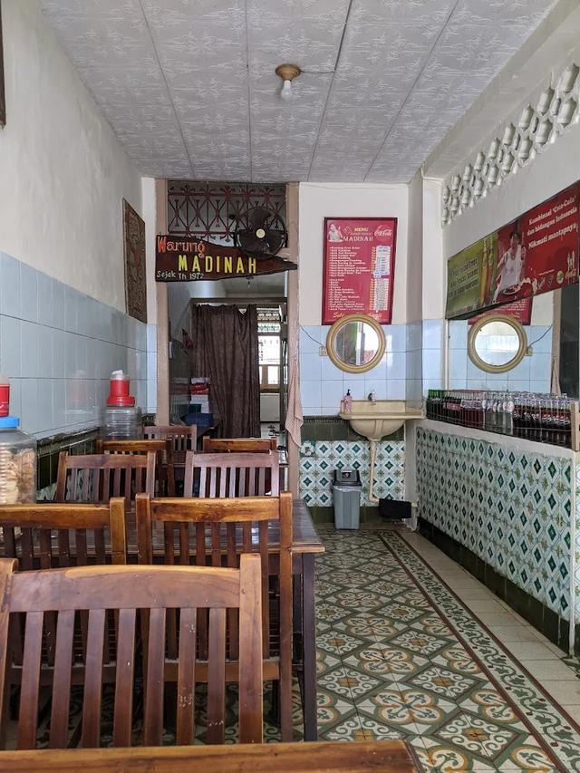 12 Rekomendasi Tempat Makan Enak di Dekat Pelabuhan Tanjung Perak Surabaya 2025, Wajib Dicoba