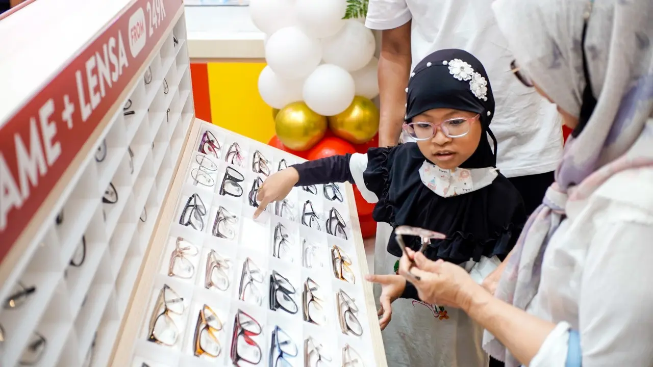 Fasilitasi Kesehatan Mata Masyarakat, Kasoem Vision Care Ekspansi di Bekasi