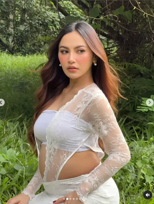 Potret di Balik Layar Pemotretan Maternity Shoot Mahalini. (Sumber: Instagram/mahaliniraharja)