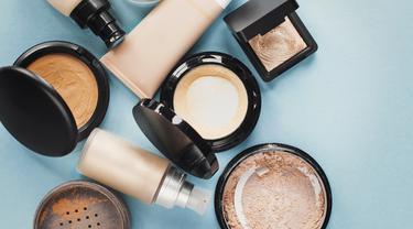 Tips Belanja Makeup di Online Shop yang Aman