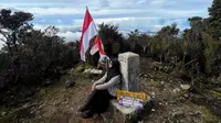 Pemandangan pendaki di Gunung Gandangdewata. (Dok: IG @nrfadlhhh https://www.instagram.com/p/CpUDFpxPnur/?igsh=MW84ZGZ0ZXBieHJwdA==)