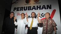 Jokowi bersama tim pemenangan pilpres berpose bersama, Jakarta Pusat, Jumat (2/5/2014) (Liputan6.com/Herman Zakharia).