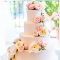Ilustrasi&nbsp;kue untuk hantaran pernikahan/Copyright unsplash/Jason Leung