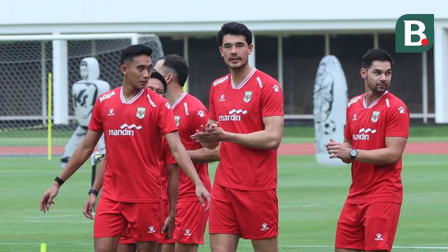 Foto: Penampakan Elkan Baggott di Latihan Timnas Indonesia, Welcome Back Bro
