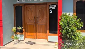 KPK Geledah Safe House Bupati Sukoharjo, Dua Koper Dibawa Keluar