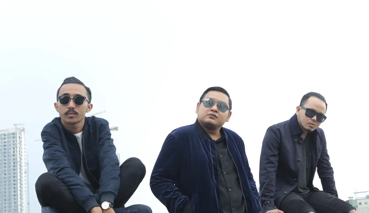 Grup musik asal Bandung ST12 beberapa kali berganti vokalis. Setidaknya, grup ini telah berganti vokalis hingga empat kali. Meski demikian, Pepep dan kawan-kawan tetap menunjukkan eksistensinya warnai industri musik. (Galih W. Satria/Bintang.com)