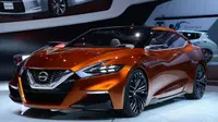 Sportscar Nissan GT-R Bermutasi Jadi Sedan Premium