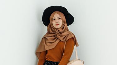 10 Cara Memakai Jilbab Segi Empat Kekinian Yang Sederhana