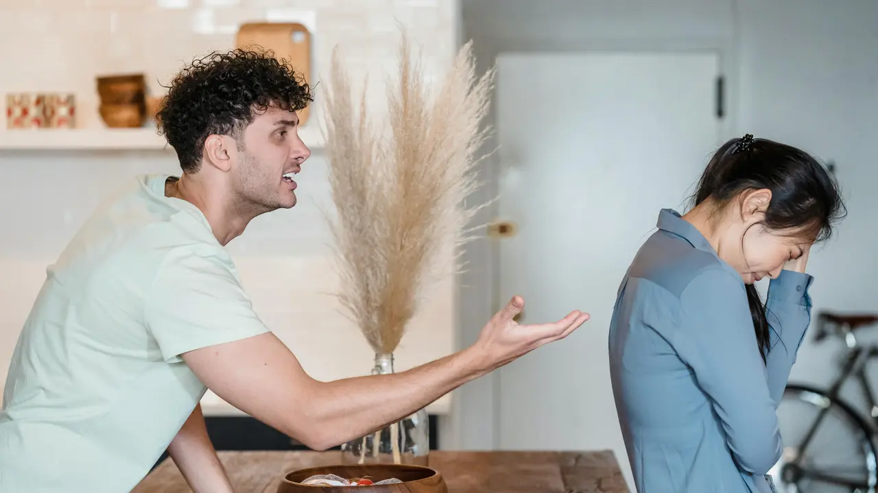 Sering Cekcok dengan Pasangan? Coba Kenali 4 Attachment Styles Ini Terlebih Dahulu!